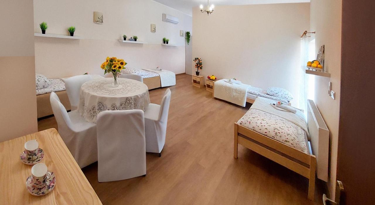 Apartamenty Gorki Male Tuszyn Extérieur photo