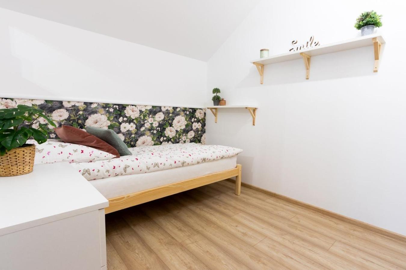 Apartamenty Gorki Male Tuszyn Extérieur photo